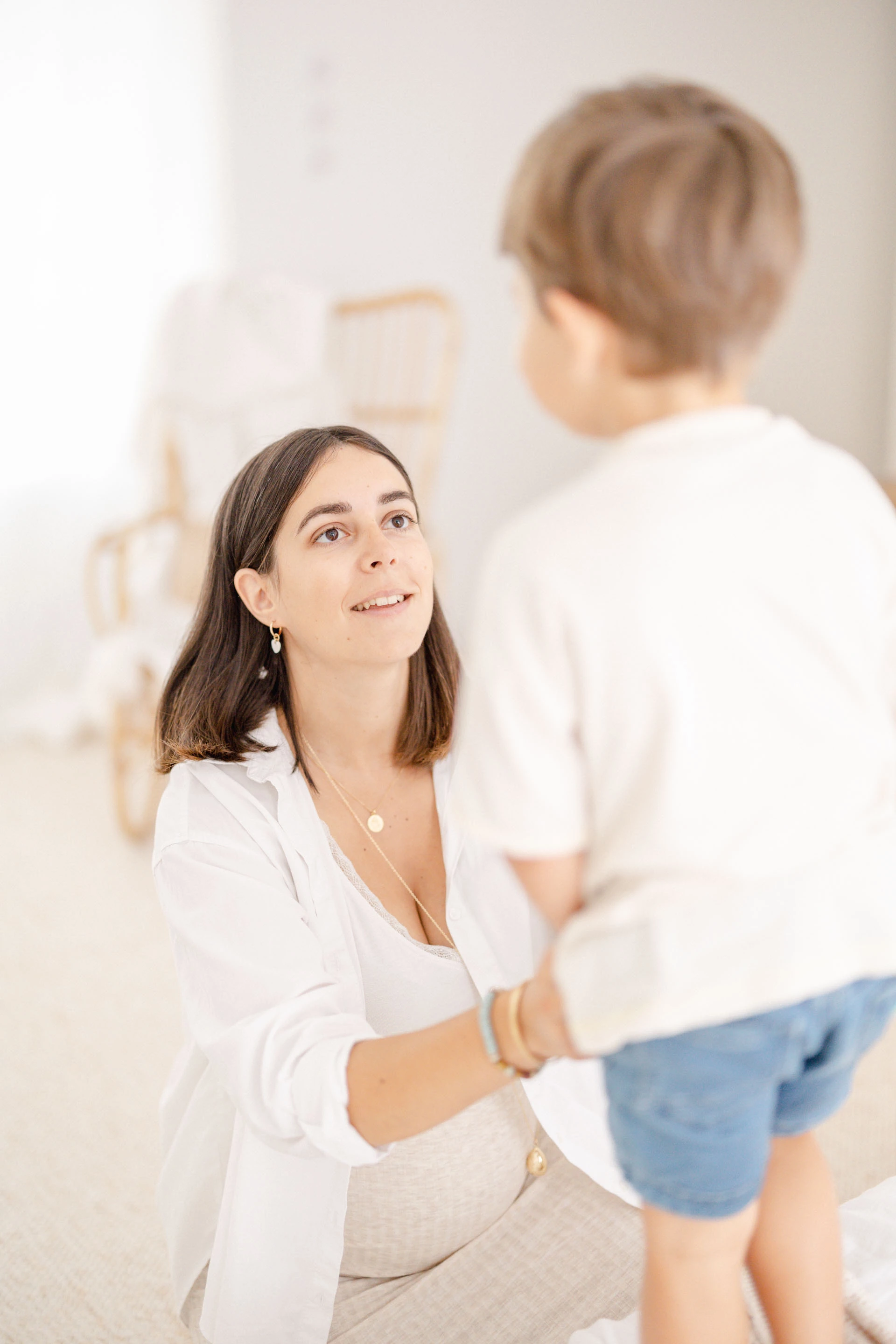 bonheur main enfant amour beige